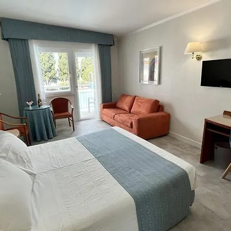 Excelsior Bay 4* 말세진느