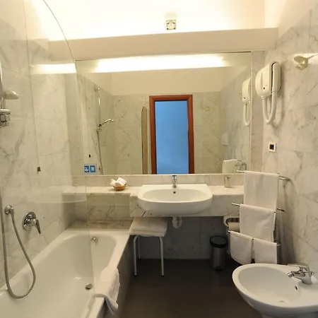 Excelsior Bay 호텔 4*